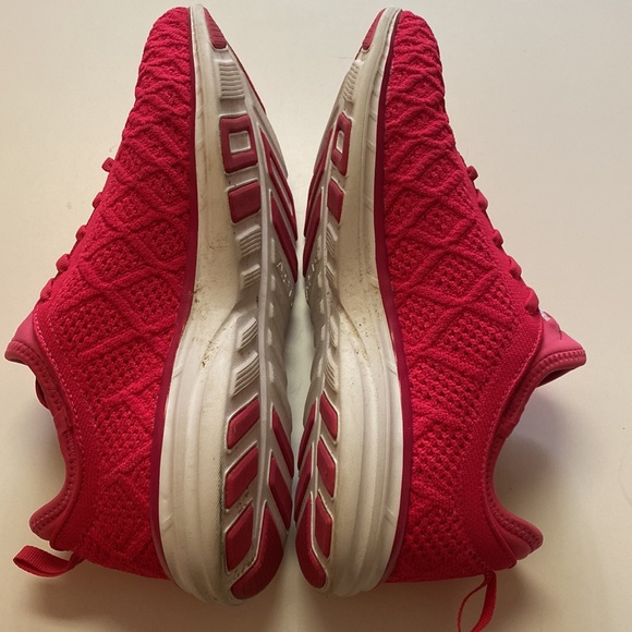 APL 10 / 43 men’s TechLoom phantom sneaker pink red with white sole worn 2 times - Picture 4 of 8